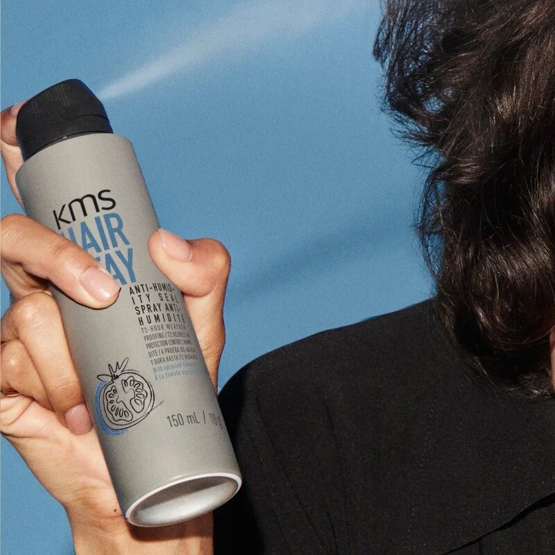 KMS Hair Stay Anti-Humidity Seal pršilo za lase za naravno fiksacijo in sijaj las 75 ml