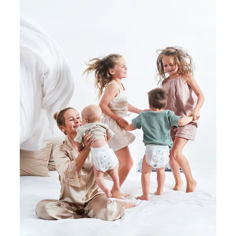 Kolorky Deluxe Velvet Pants Night Sleepy hlačne plenice za enkratno uporabo za noč L 8-13 kg 19 kos