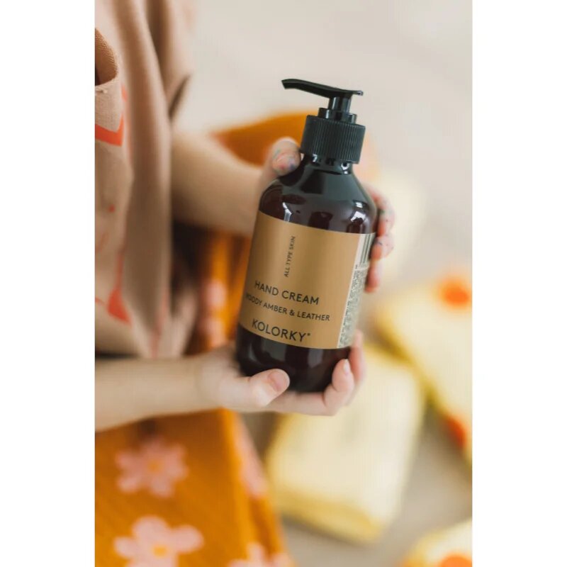 Kolorky Hand Cream krema za roke Woody Amber & Leather 270 ml