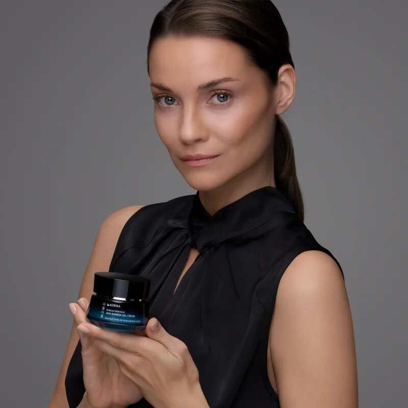 KORIKA Korean Heritage Silk & 8 Types of Hyaluronic Acid Skin Barrier Gel Cream vlažilna in pomirjajoča gel krema 50 ml