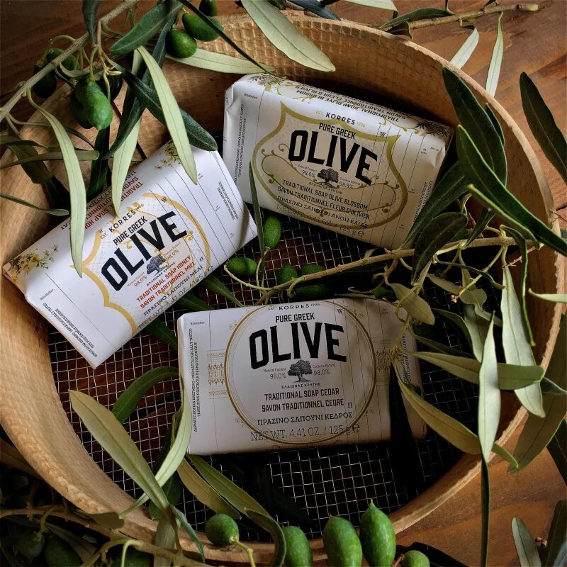 Korres Pure Greek Olive & Olive Blossom čistilno trdo milo 125 g