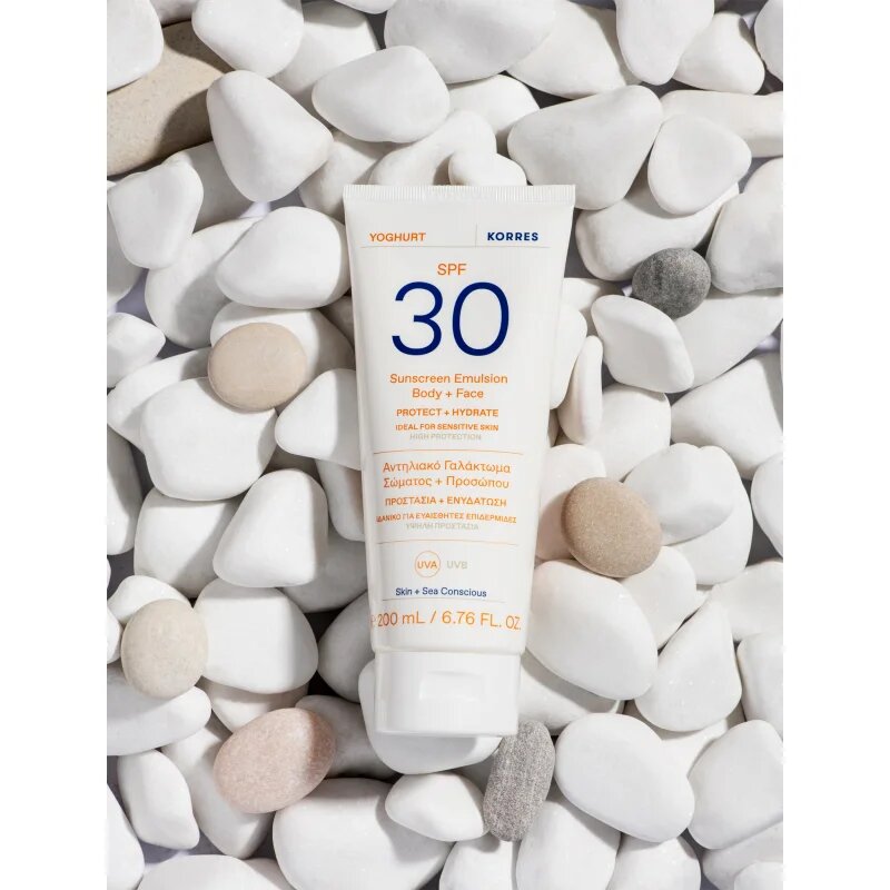 Korres Yoghurt Sunscreen emulzija za sončenje za obraz in telo SPF 30 200 ml