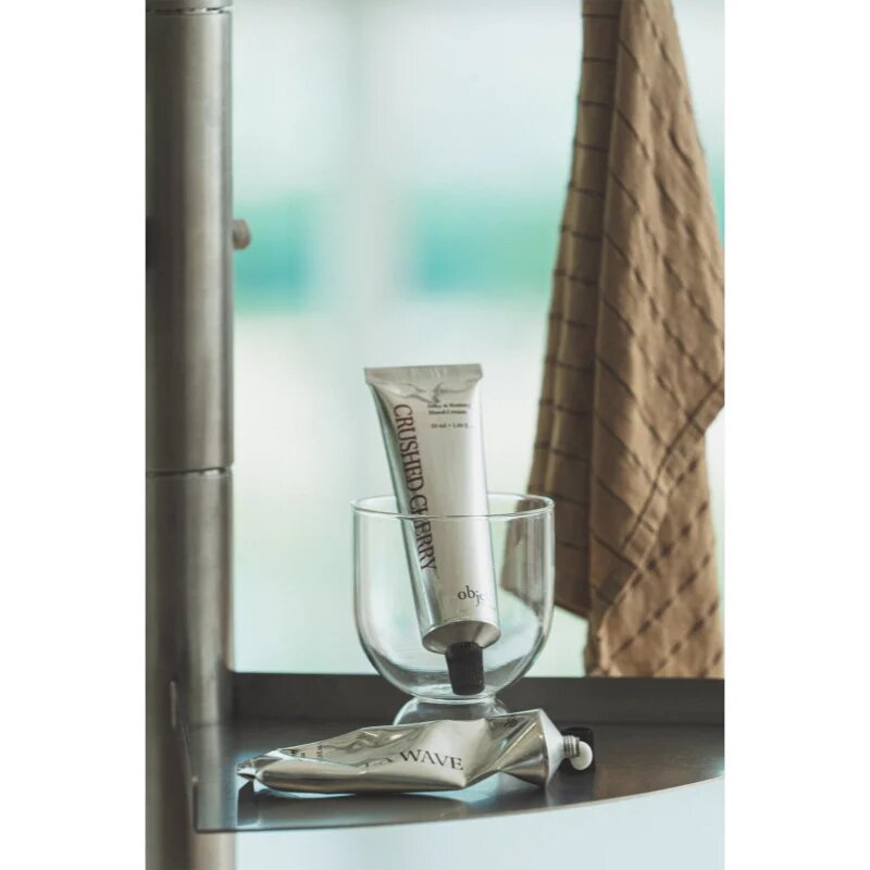 KUNDAL Objet Silky & Buttery Hand Cream intenzivno vlažilna krema za roke z vonjem Crushed Cherry 50 ml