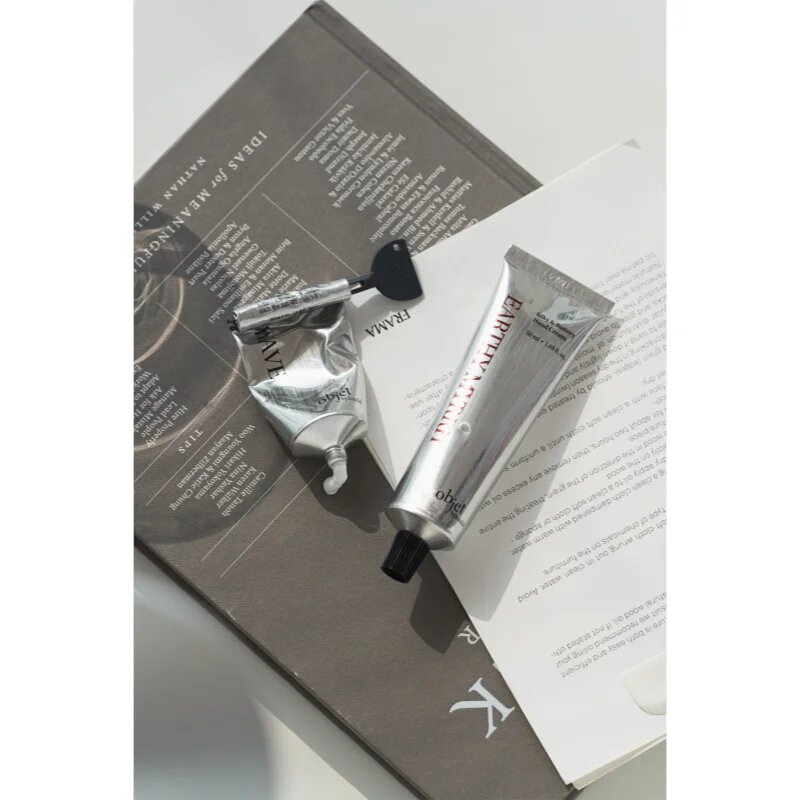 KUNDAL Objet Silky & Buttery Hand Cream negovalna krema za roke za prehrano in hidracijo z vonjem Earthy Myrrh 50 ml