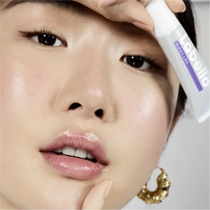 Labello Glowy Lips vlažilni balzam za ustnice s hialuronsko kislino 10 ml