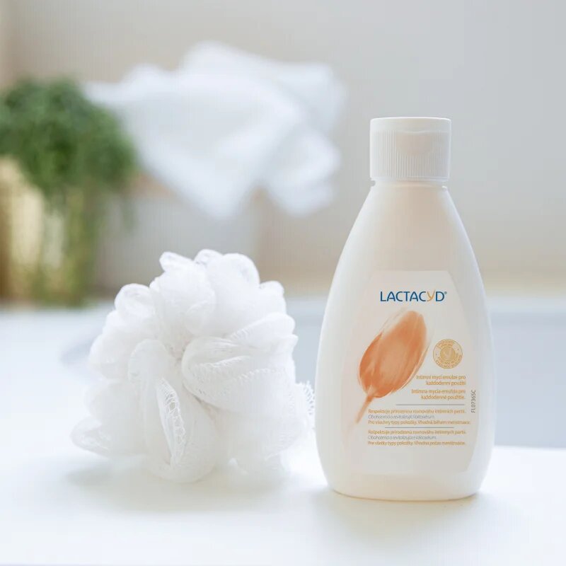Lactacyd Femina pomirjajoča emulzija za intimno higieno 400 ml