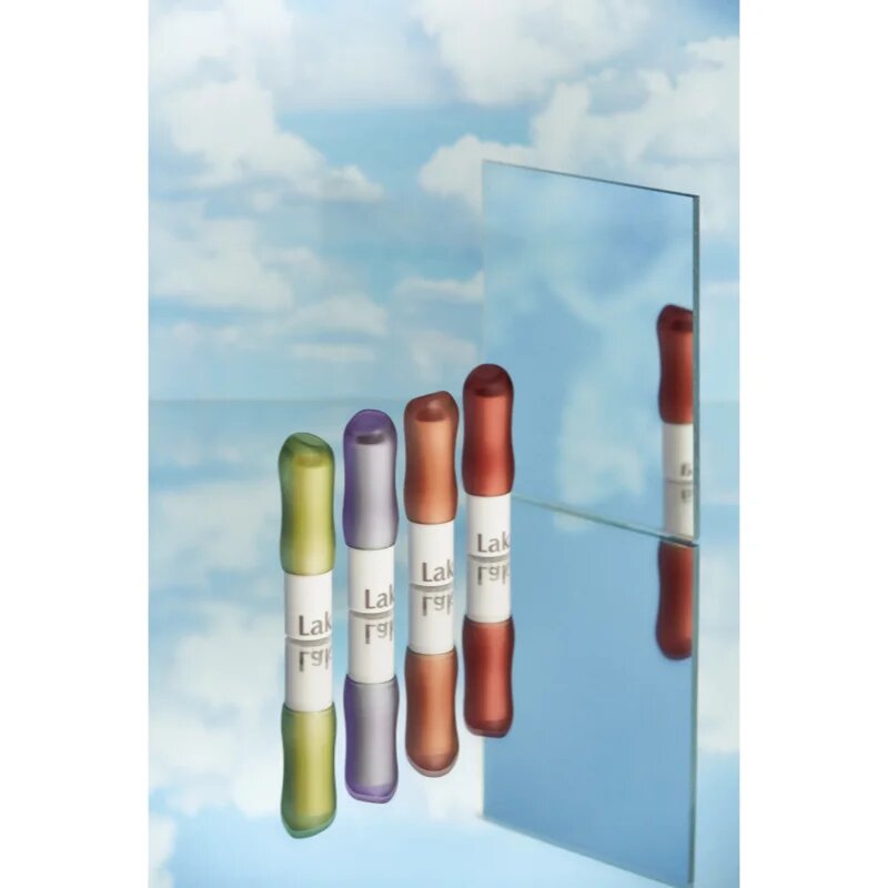Laka Soul Vegan Lip Balm balzam za ustnice za hidracijo in sijaj odtenek Berry 3.9 g