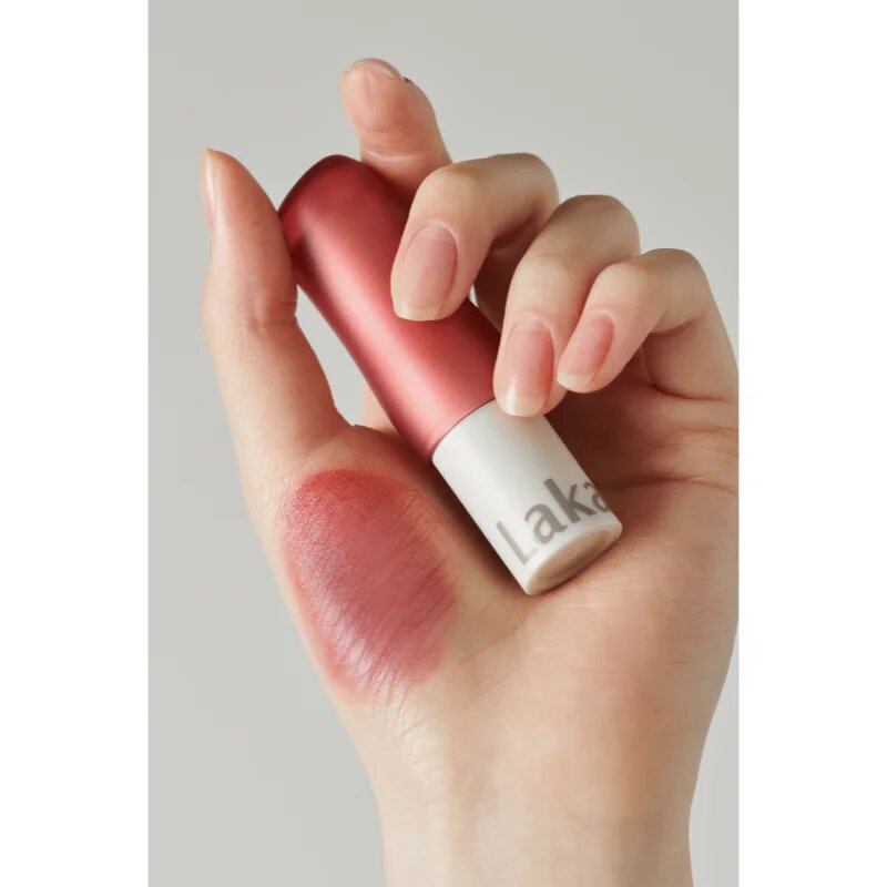 Laka Soul Vegan Lip Balm balzam za ustnice za hidracijo in sijaj odtenek Berry 3.9 g