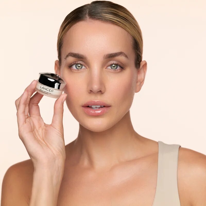 LANCER GRAVITY DEFYING Eye Cream krema za učvrstitev kože okoli oči z učinkom liftinga 15 ml