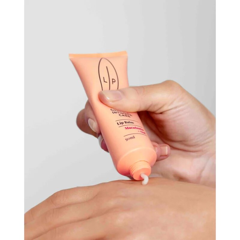 Lip Intimate Care Organic Intimate Care Macadamia and Oat balzam za intimne predele brez dišav 50 ml