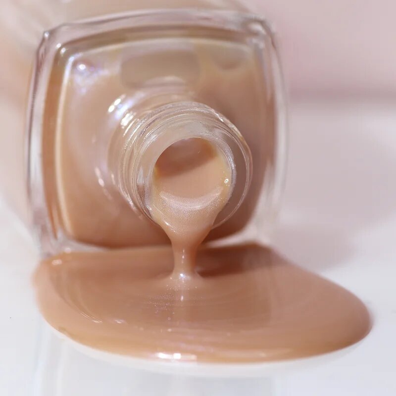 LONDONTOWN Kur Illuminating Nail Concealer posvetlitveni lak za nohte odtenek Bare 12 ml