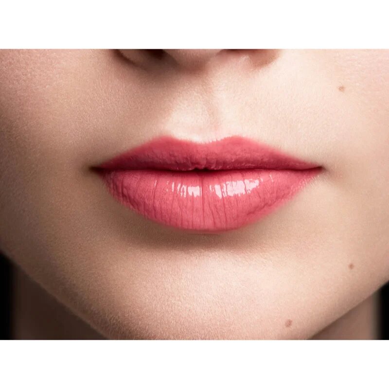 L’Oréal Paris Color Riche Shine šminka z visokim sijajem odtenek 111 Pink Wonderland 4.8 g