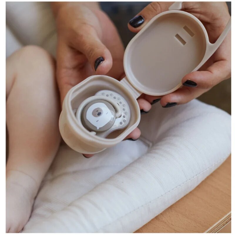 LOVI Dummy Case 0+ m škatlica za dudo odtenek Beige 1 kos