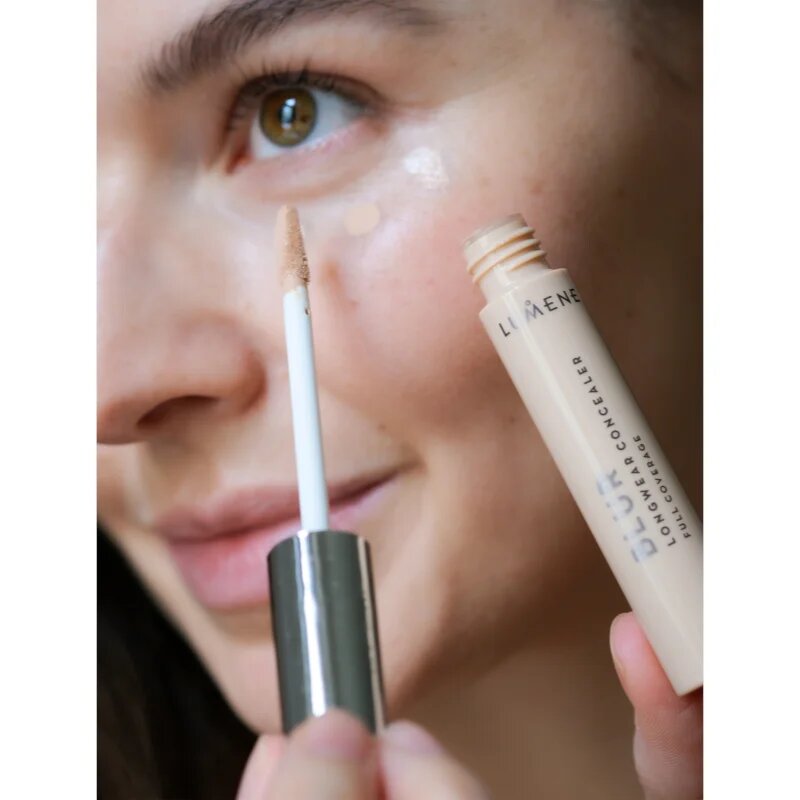 Lumene Blur Longwear tekoči korektor odtenek Medium 9 ml