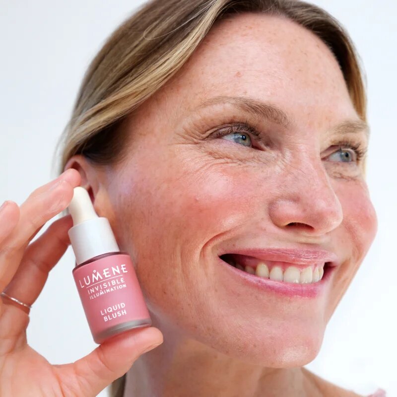 Lumene Invisible Illumination tekoče rdečilo za osvetlitev kože odtenek Arctuc Rose 15 ml