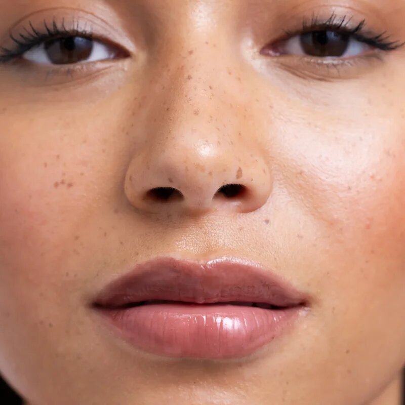 Lumene Lip Glow Oil Balm balzam za ustnice z oljem odtenek 4 Honey 10 ml
