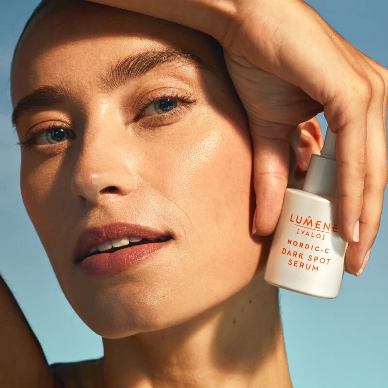 Lumene Nordic-C [VALO] Dark Spot Serum posvetlitveni serum z vitaminom C proti pigmentnim madežem 30 ml