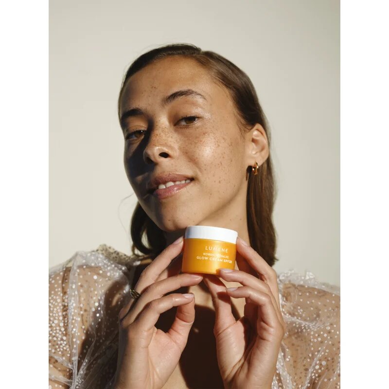 Lumene Nordic-C [VALO] Glow Cream posvetlitvena dnevna krema SPF 30 50 ml