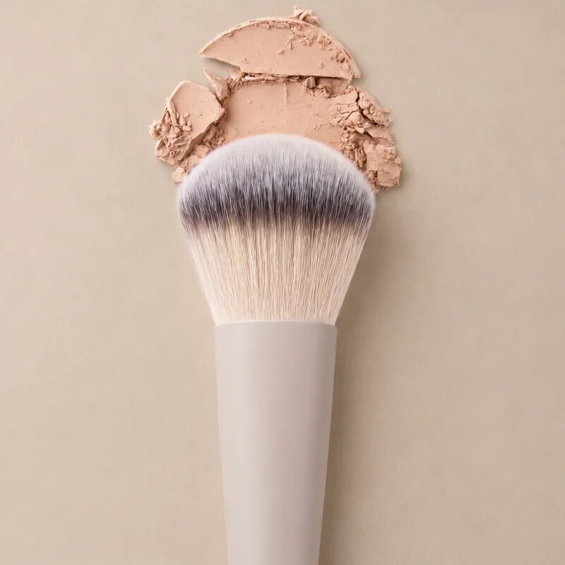 Luvia Cosmetics Full Face Brush Nude Aura čopič za obraz 216 1 kos