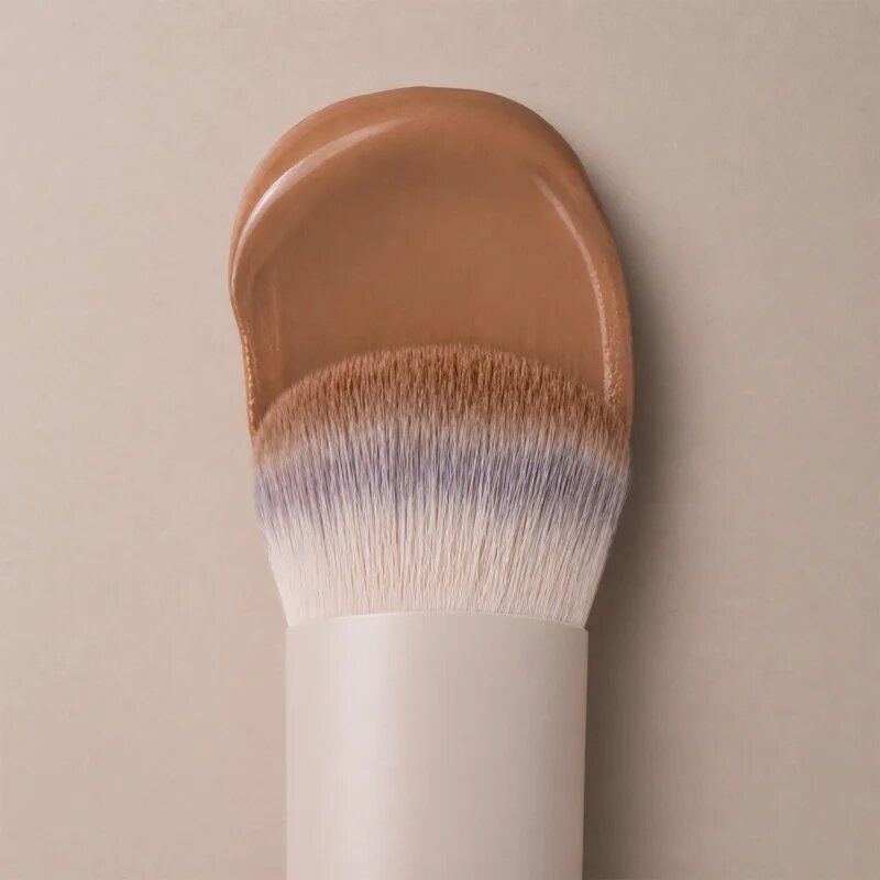 Luvia Cosmetics Nude Aura Blurring Buffer kabuki čopič za puder 115 1 kos