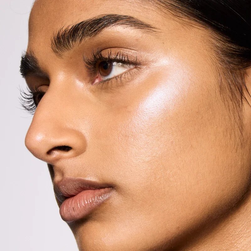 MAC Cosmetics Glow Play Bouncy Highlighter osvetljevalec odtenek Wind Chill 7.5 g