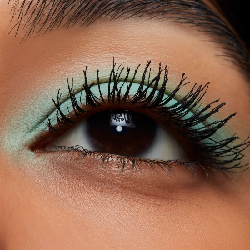 MAC Cosmetics Lash Dry Shampoo Mascara Refresher vrhnji sloj za osvežitev maskare z učinkom suhega šampona za volumen in ločitev trepalnic 1.7 g