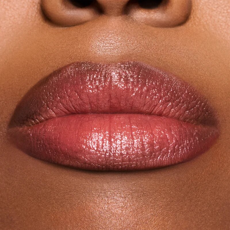 MAC Cosmetics Lustreglass Sheer-Shine Lipstick šminka z bleščečim finišem odtenek Kissing Strangers 3.5 g