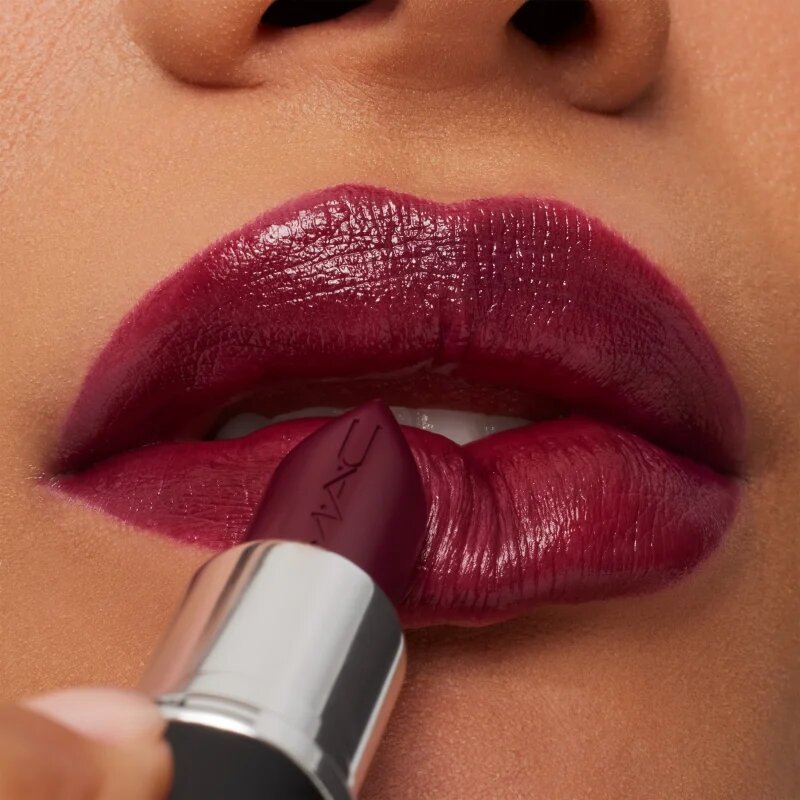 MAC Cosmetics MACximal Sleek Satin Lipstick Mini satenasta šminka za popoln videz odtenek REBEL 1.5 g