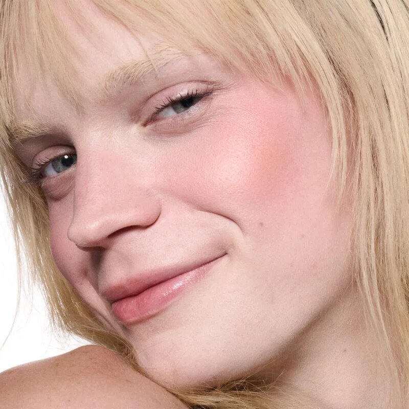 MAC Cosmetics Skinfinish Colourstruck rdečilo odtenek Peachykeen 4.5 g