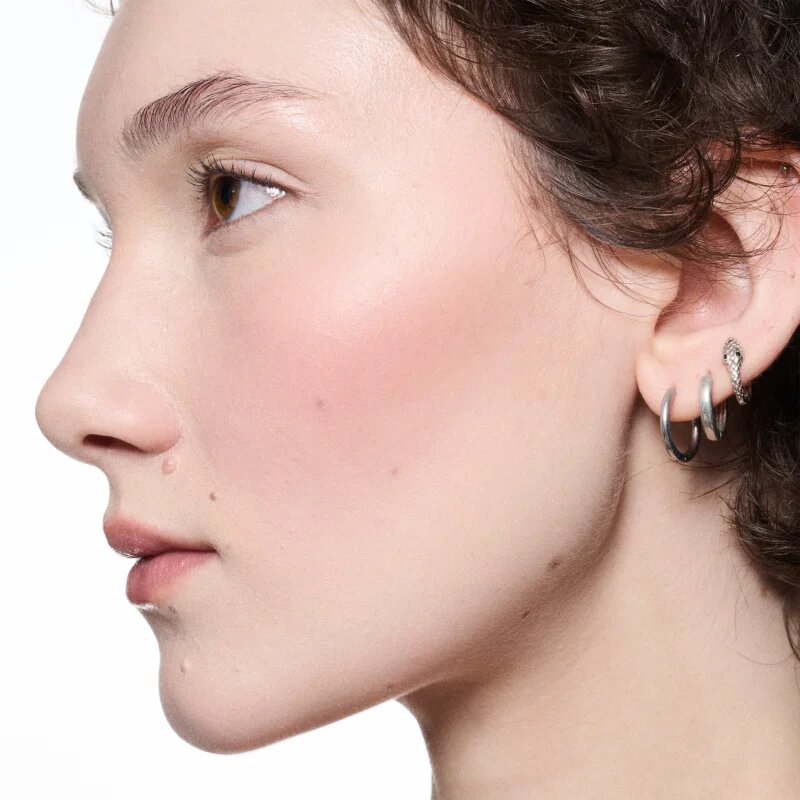 MAC Cosmetics Skinfinish Colourstruck rdečilo odtenek Velvet Teddy 4.5 g