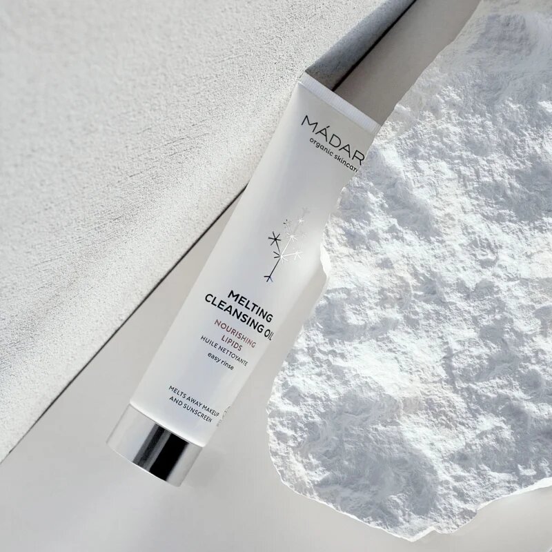 Mádara MÁDARA Mealting Cleansing Oil čistilni balzam za odstranjevanje ličil 100 ml