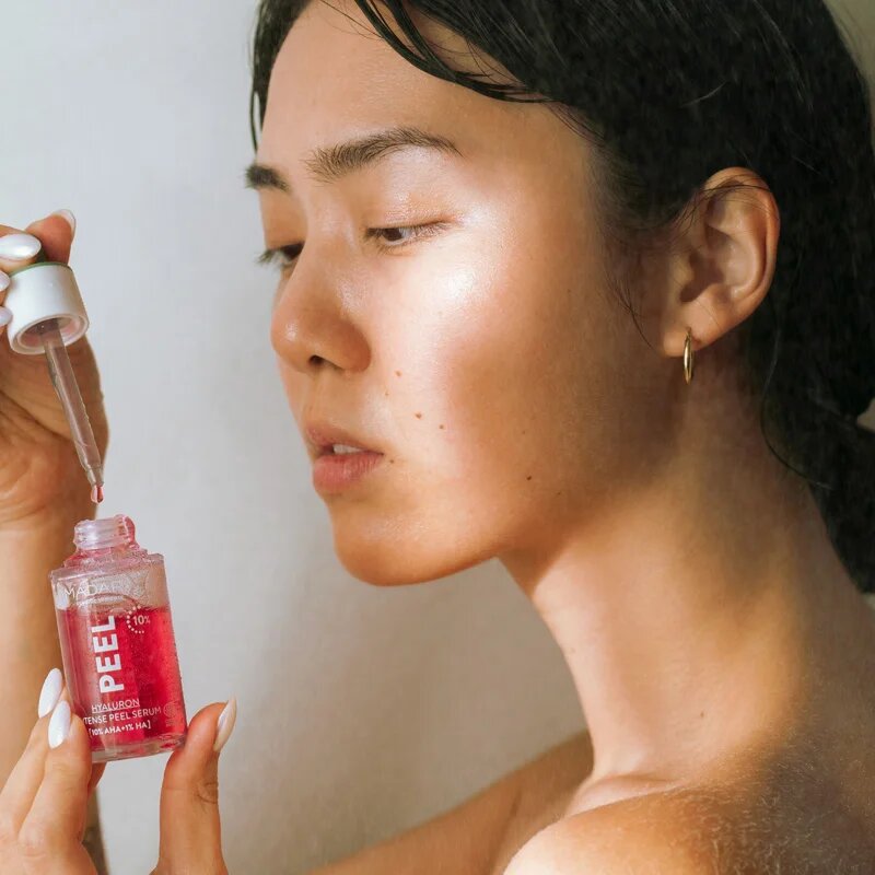 Mádara MÁDARA Peel hialuronski serum s piling učinkom 30 ml