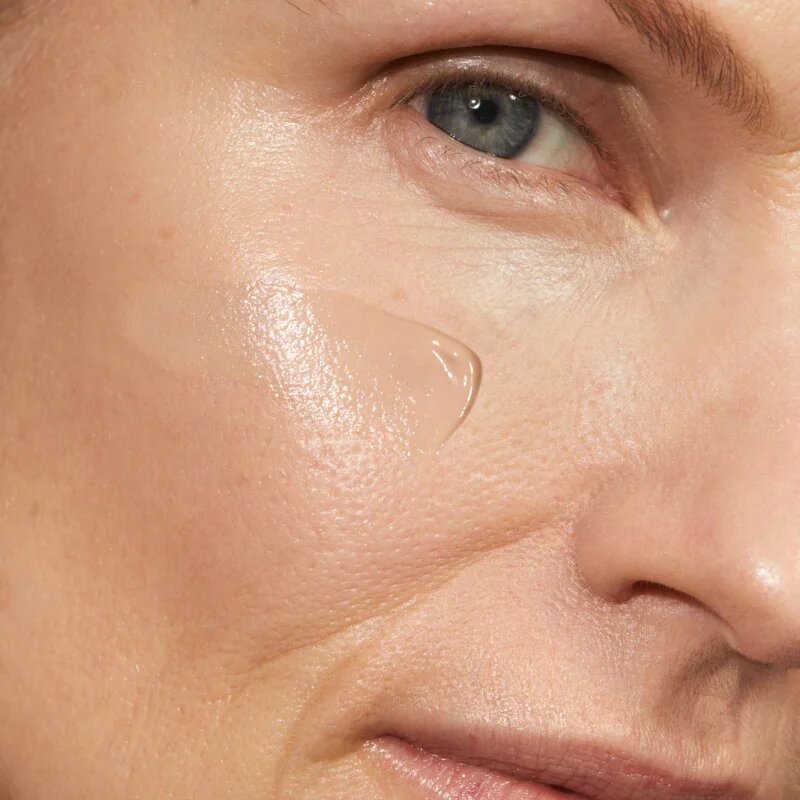 Mádara MÁDARA Skinonym Semi-Matte Peptide dolgoobstojen tekoči puder s peptidi odtenek #25 Linen 30 ml