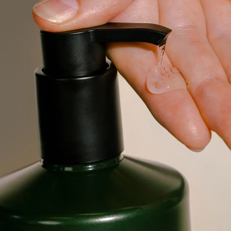 Mádara MÁDARA Wild Woods osvežujoč gel za prhanje za roke in telo 500 ml