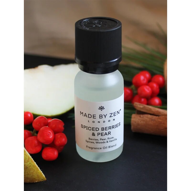 MADE BY ZEN Spiced Berries & Pear dišavno olje 15 ml