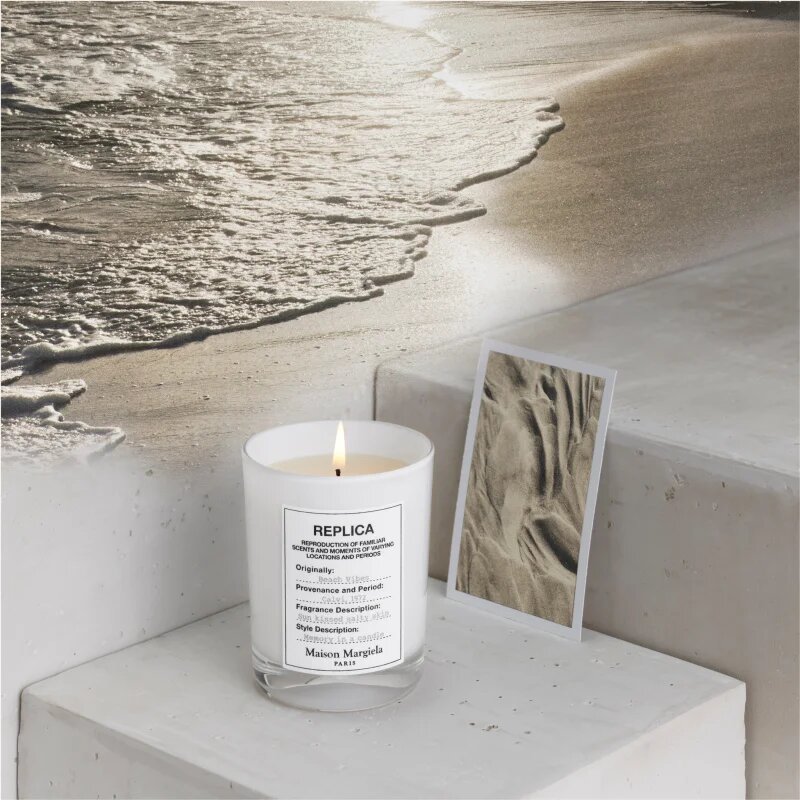 Maison Margiela REPLICA Beach Vibes dišeča sveča 165 g