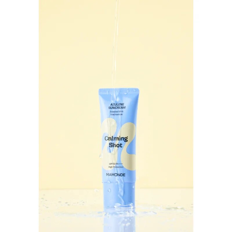 MAMONDE Calming Shot Azulene Suncream zaščitna krema za obraz s pomirjajočim učinkom SPF 50+ 35 ml