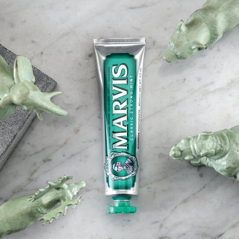 Marvis The Mints Classic Strong zobna pasta okus Mint 85 ml