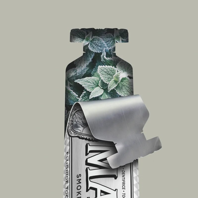 Marvis Whitening Smokers Mint belilna zobna pasta za kadilce okus Mint 85 ml