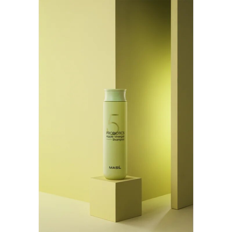 MASIL 5 Probiotics Apple Vinegar globinsko čistilni šampon za lase in lasišče 300 ml