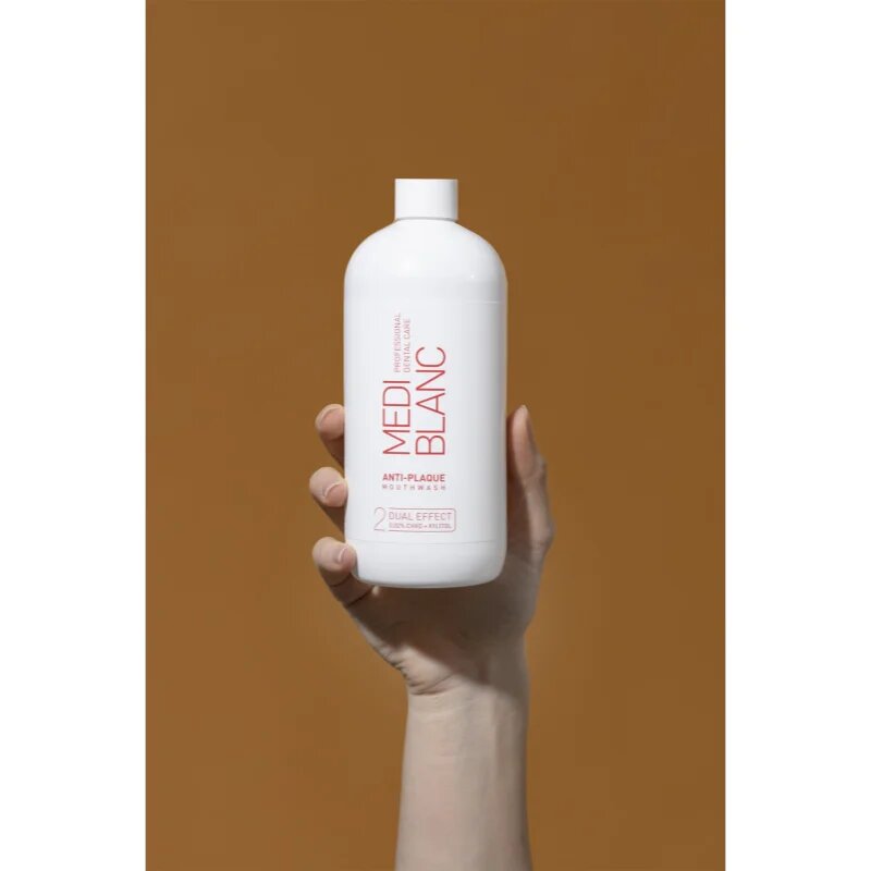 MEDIBLANC Anti-plaque ustna voda proti zobnim oblogam 500 ml
