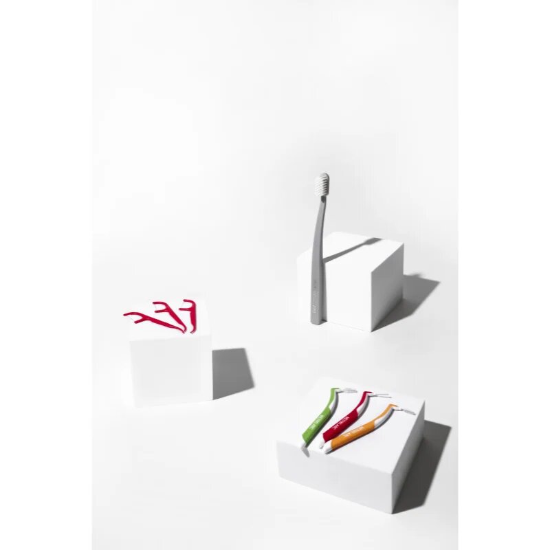 MEDIBLANC Dental Floss Picks dentalni zobotrebci z zobno nitko 50 kos