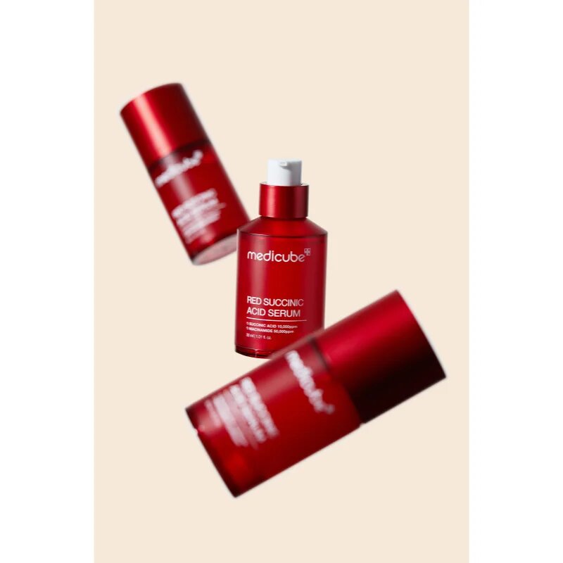 Medicube Red Succinic Acid Serum serum za osvetljevanje z vlažilnim učinkom 30 ml