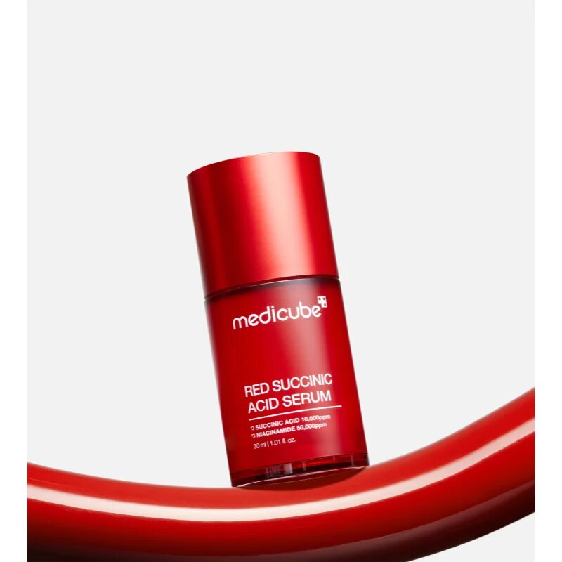 Medicube Red Succinic Acid Serum serum za osvetljevanje z vlažilnim učinkom 30 ml