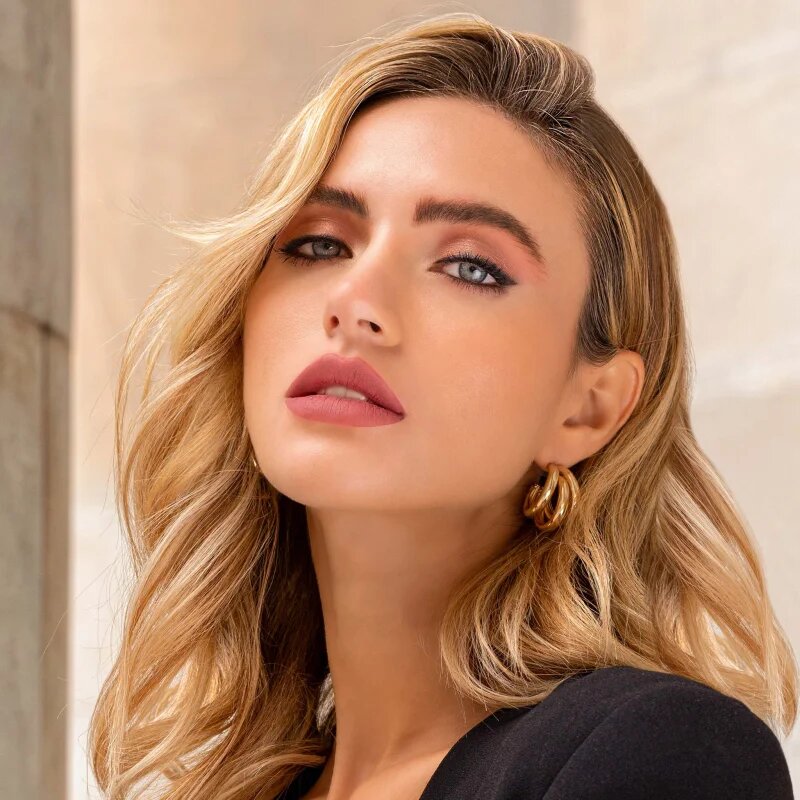 Mesauda Cult Matte matirajoča šminka odtenek 203 Angelic 3.5 g