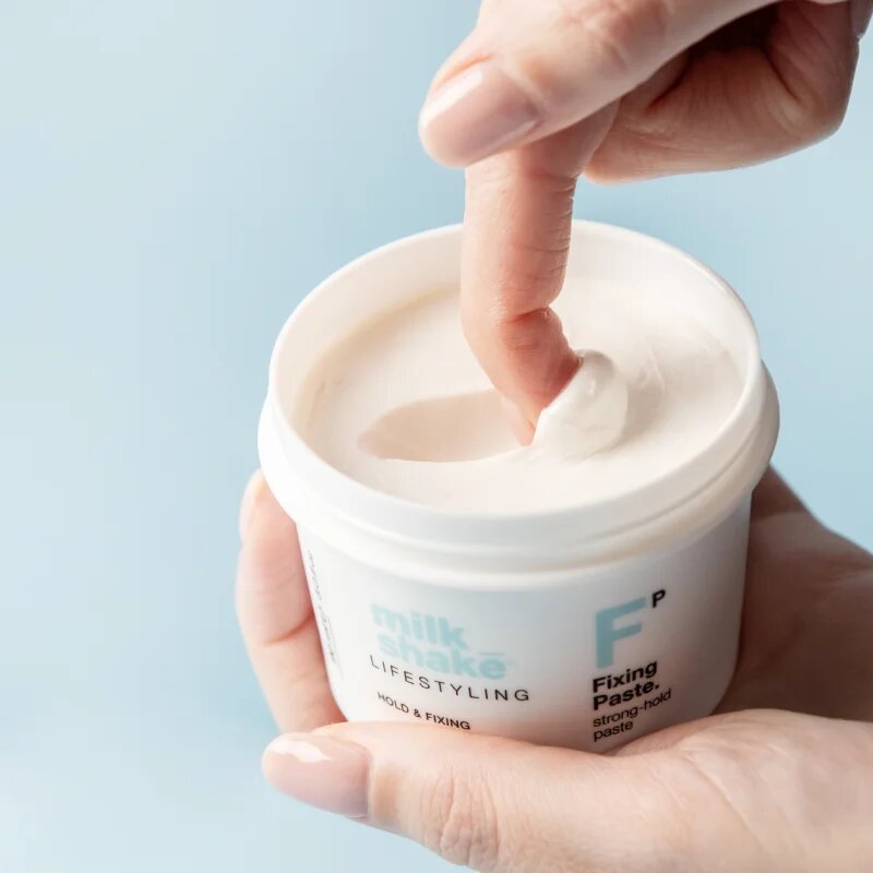 milk_shake® Lifestyling Fixing Paste stiling pripravek za fiksacijo in obliko 90 ml
