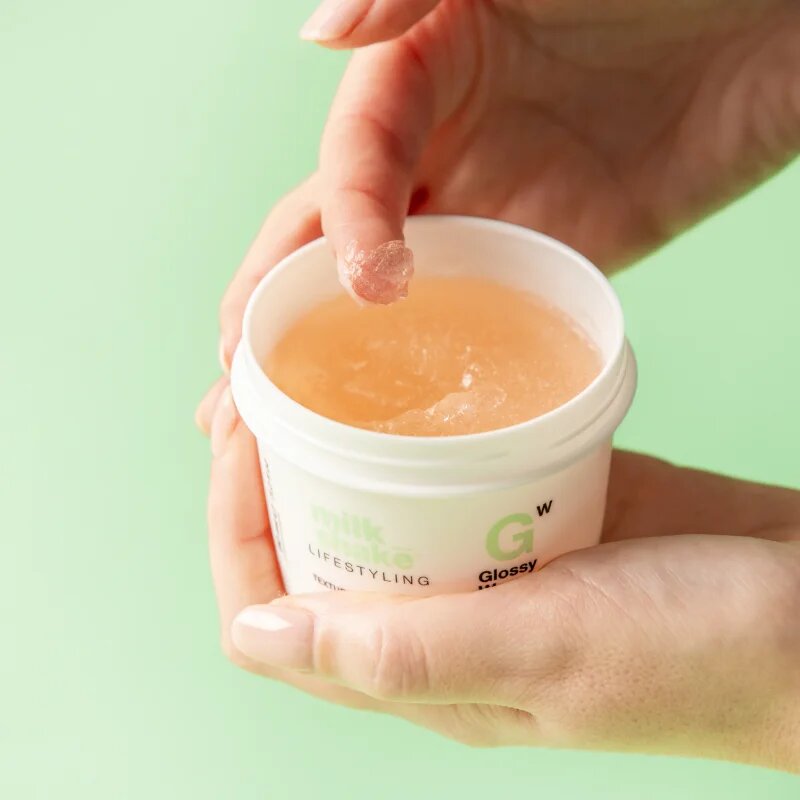 milk_shake® Lifestyling Glossy Wax vosek za definicijo in sijaj 90 ml