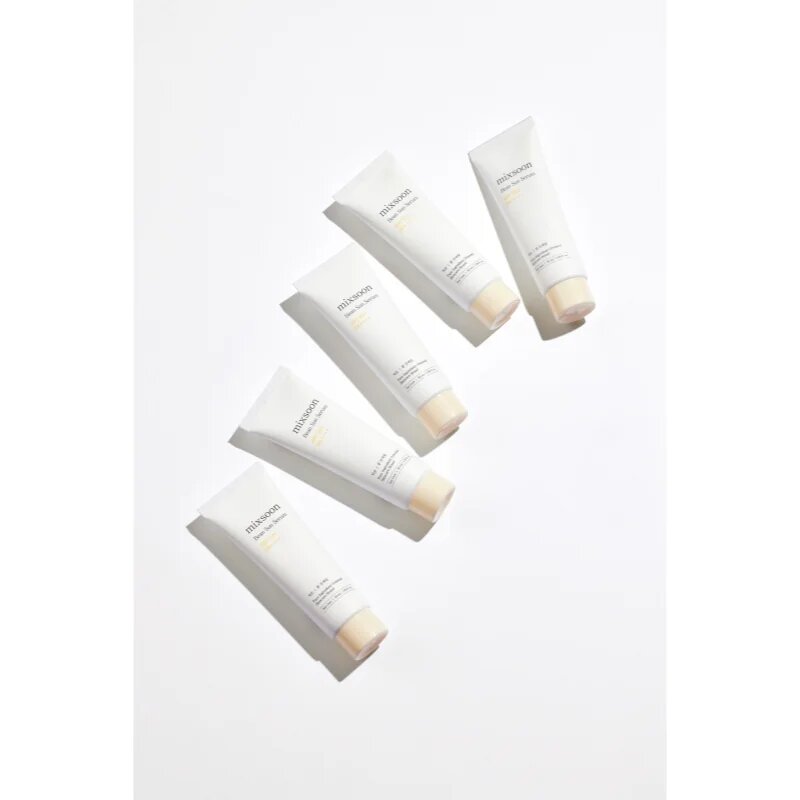 mixsoon Bean Sun Serum zaščitni serum z vlažilnim učinkom SPF 50+ 50 ml