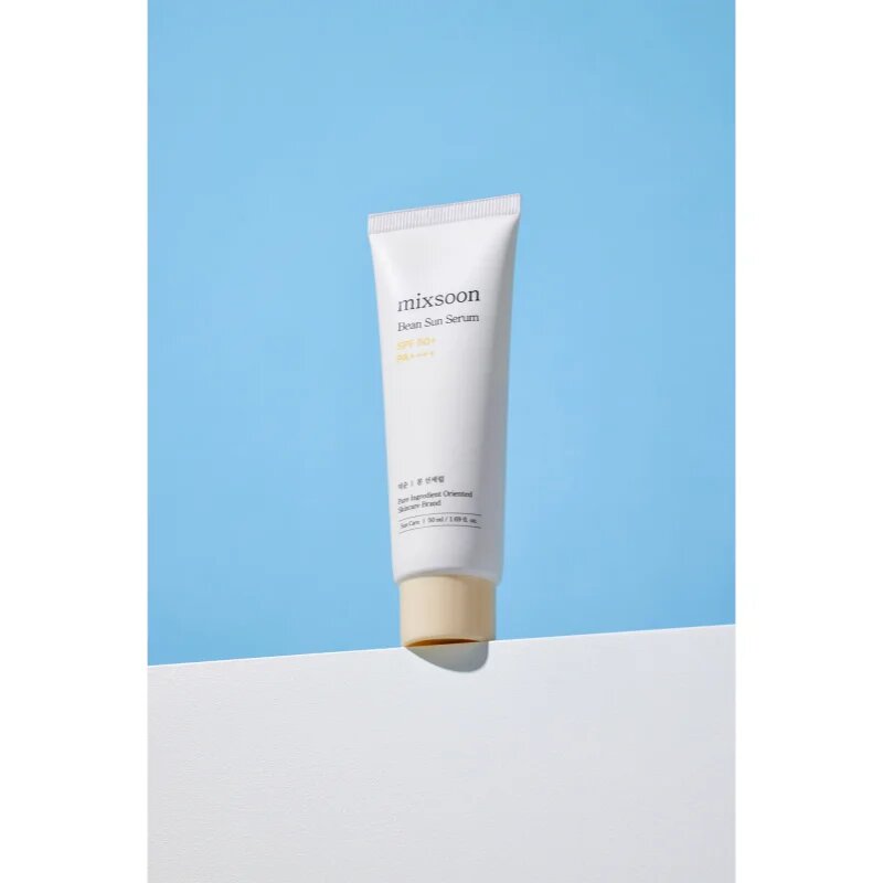 mixsoon Bean Sun Serum zaščitni serum z vlažilnim učinkom SPF 50+ 50 ml