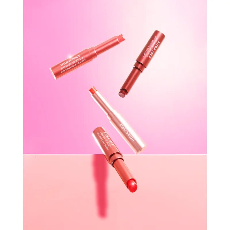 MUA Makeup Academy Hydra Juice Peptide Shimmer Lip Stylo bleščeča šminka s hranilnim učinkom odtenek Raspberry Jam 1.5 g